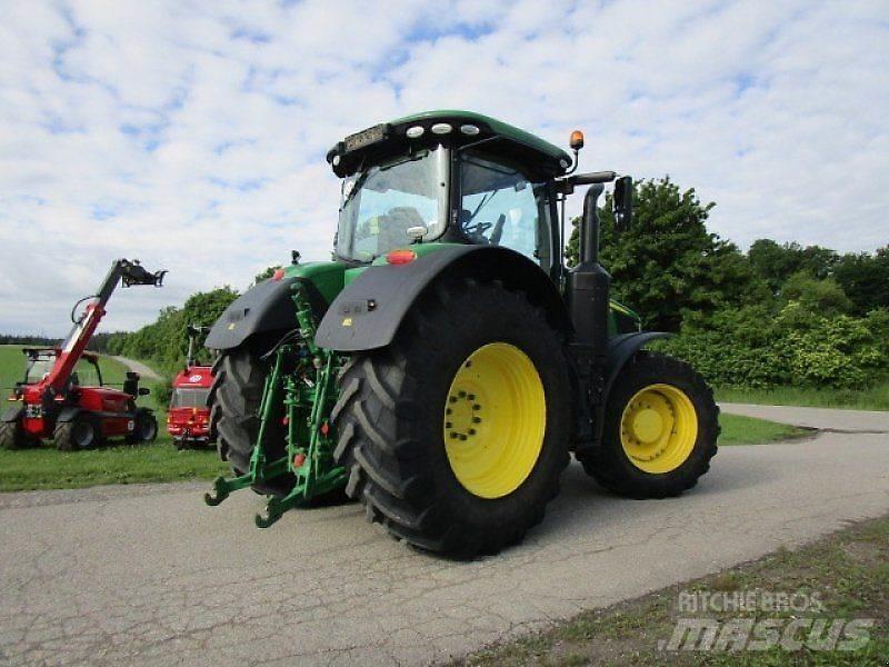 John Deere 7250R Traktori