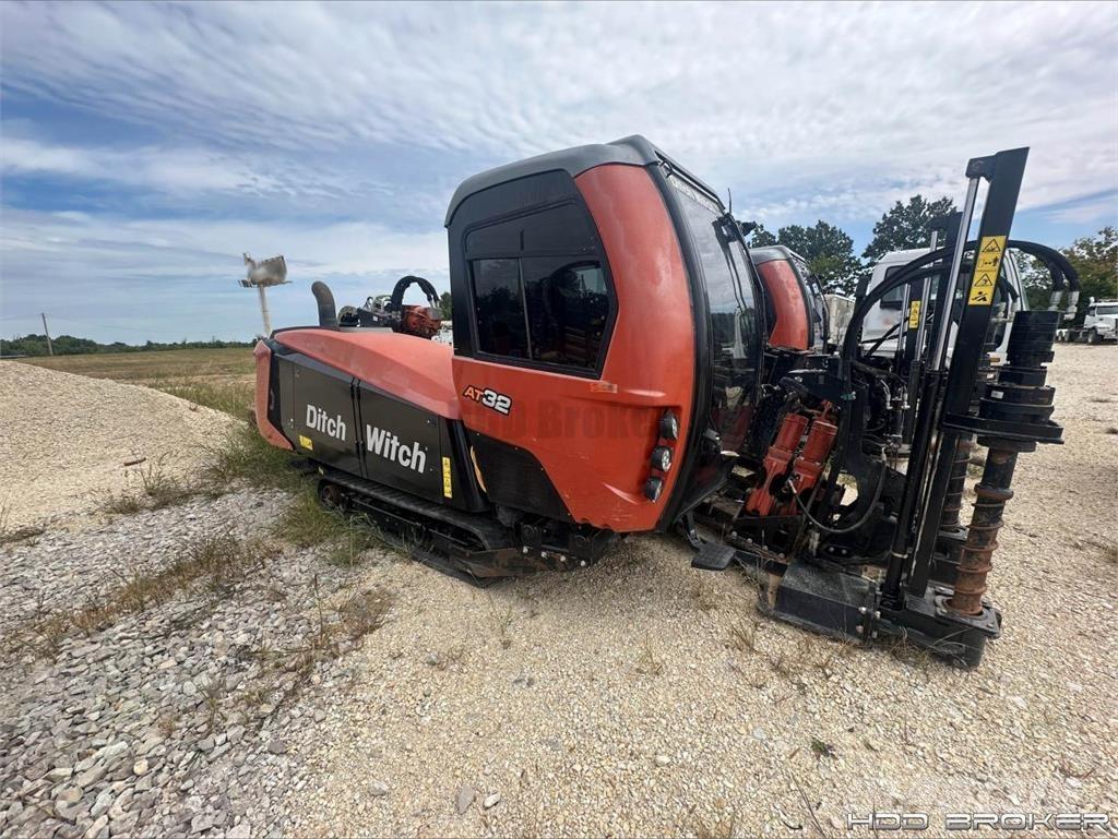 Ditch Witch AT32 Oprema za vodoravno usmjerenje bušenja