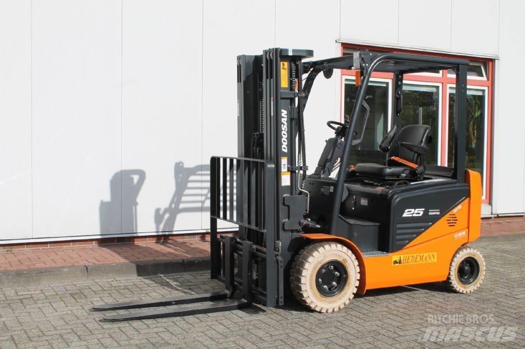 Doosan B25NS Električni viličari