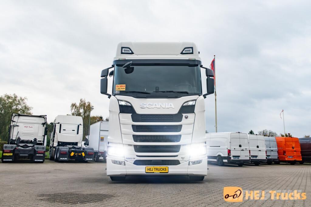 Scania S660 A6x2/4NB Traktorske jedinice