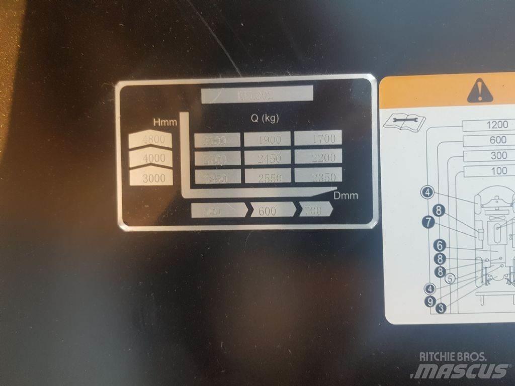 EP EFL302 Električni viličari
