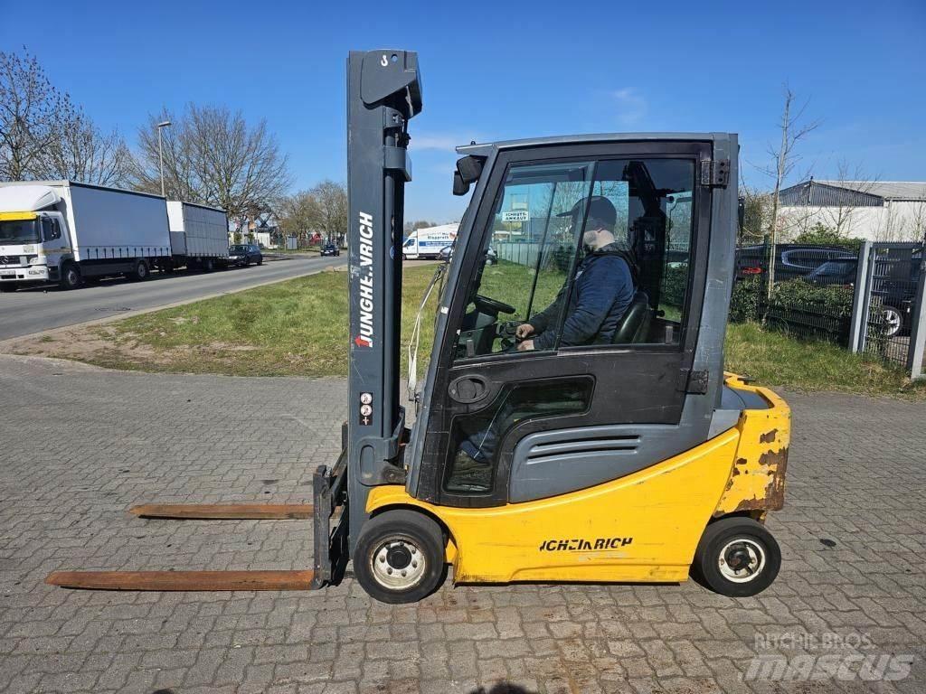 Jungheinrich EFG320 Električni viličari