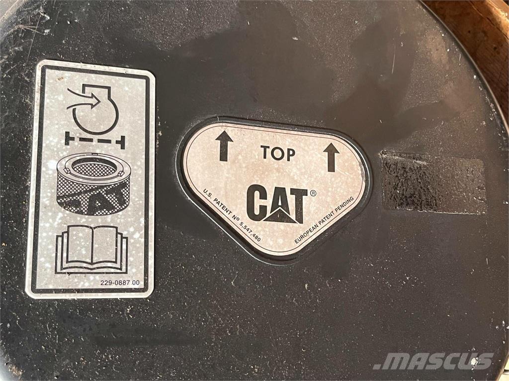 CAT 323D luftfilterhus Građevinarstvo – ostalo
