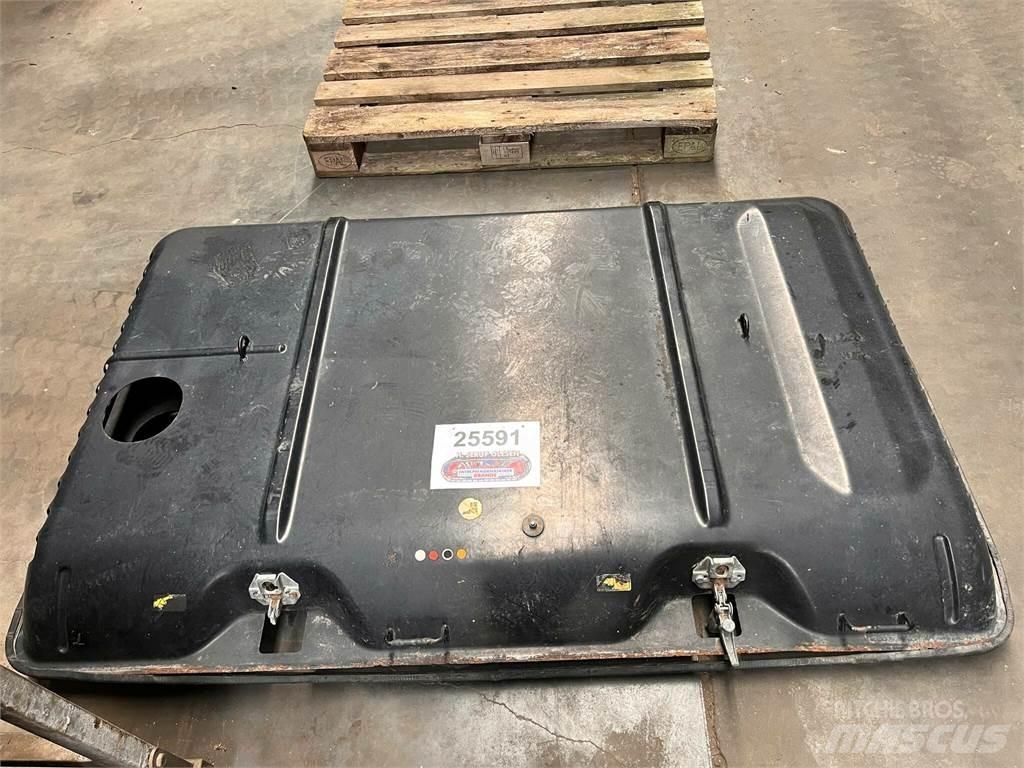 CAT 323D motorhjelm Ostale komponente