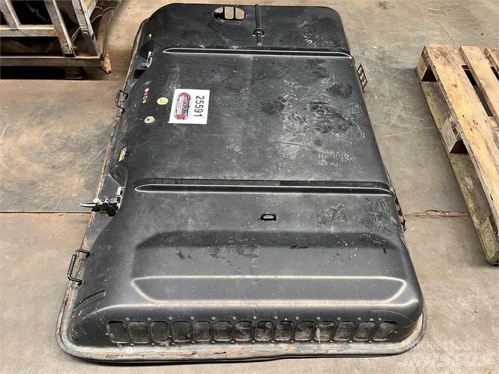 CAT 323D motorhjelm Ostale komponente