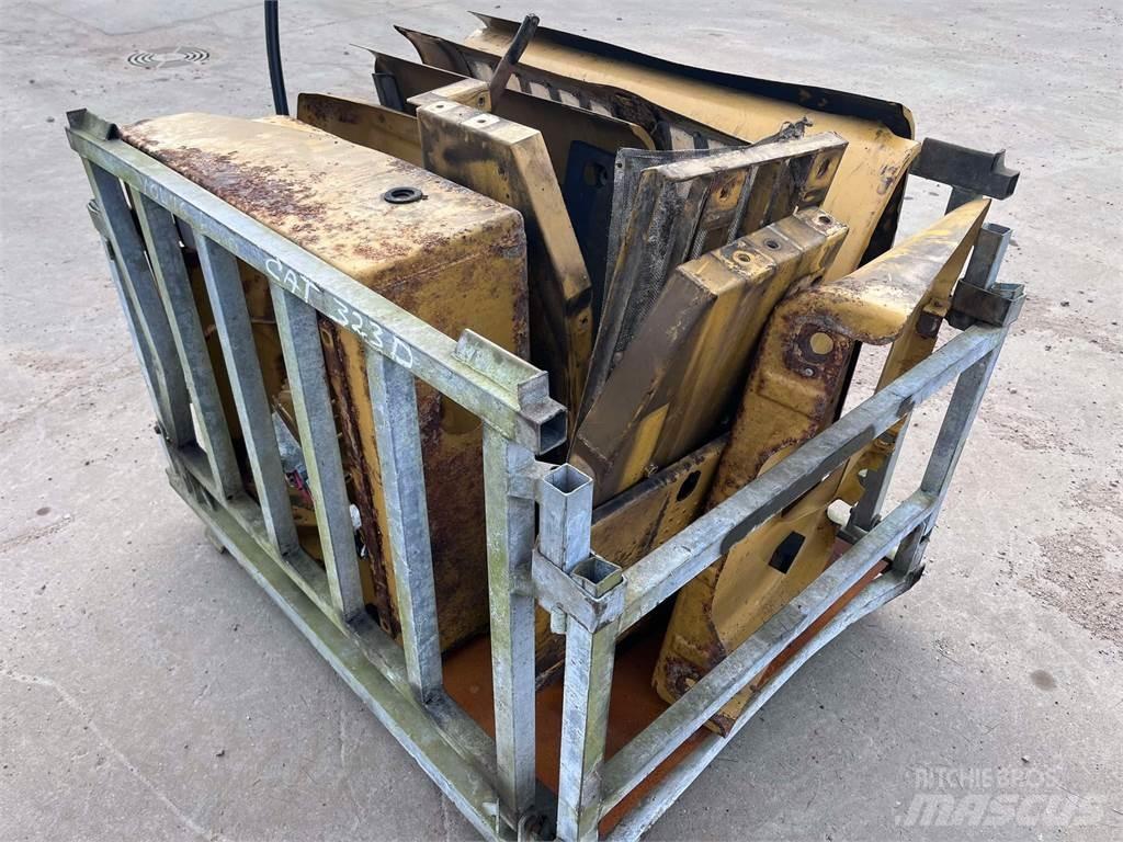 CAT 323D Skærme Ostale komponente