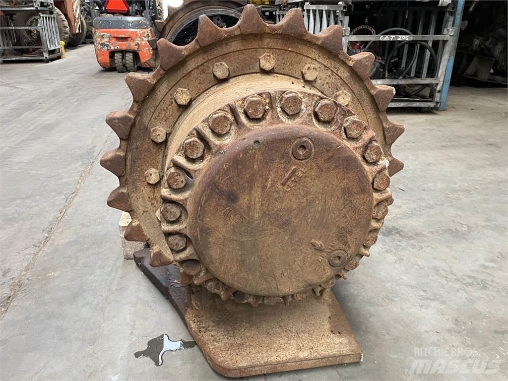 CAT 330B Køregear Transmisija