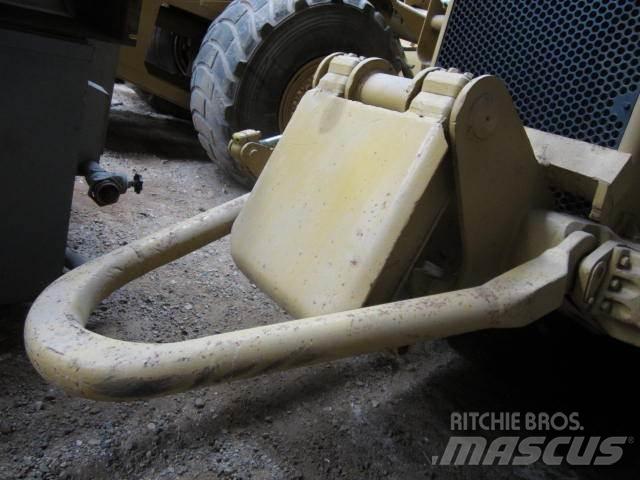 CAT 627 scraper til ophug Građevinarstvo – ostalo