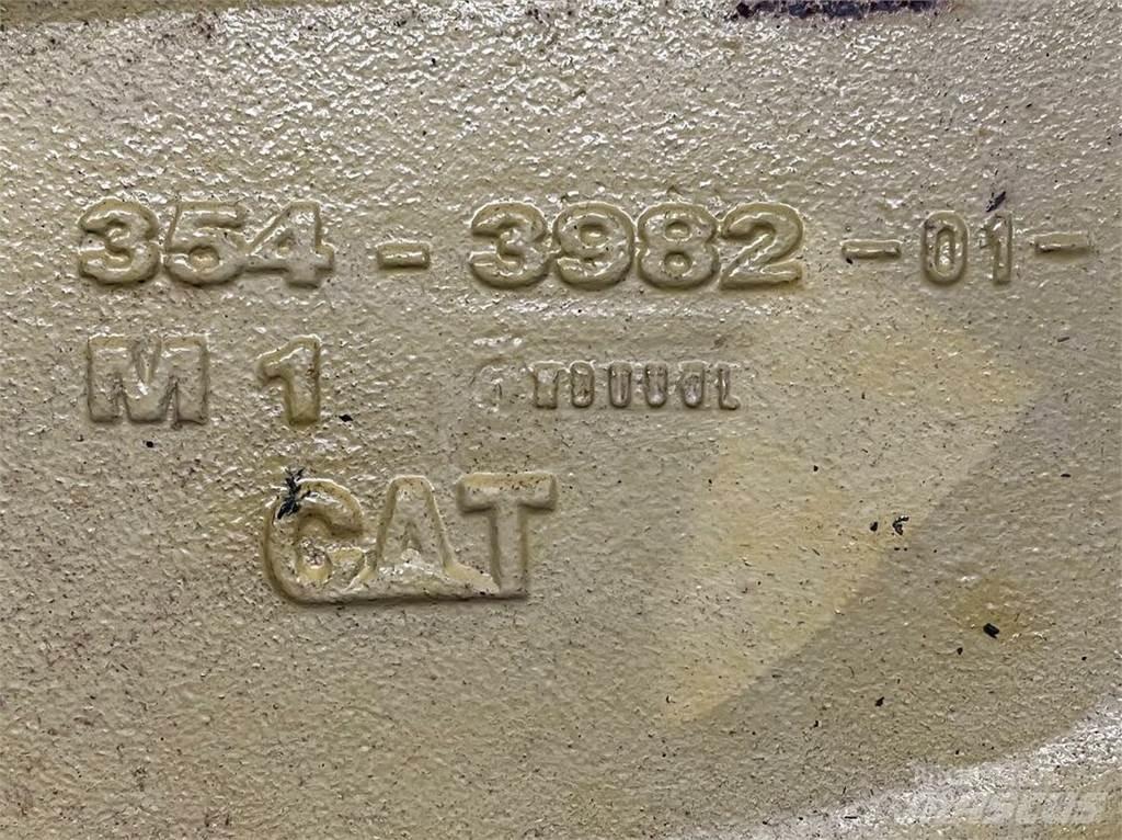 CAT 908M Link Arm 354-3982 Ostale komponente