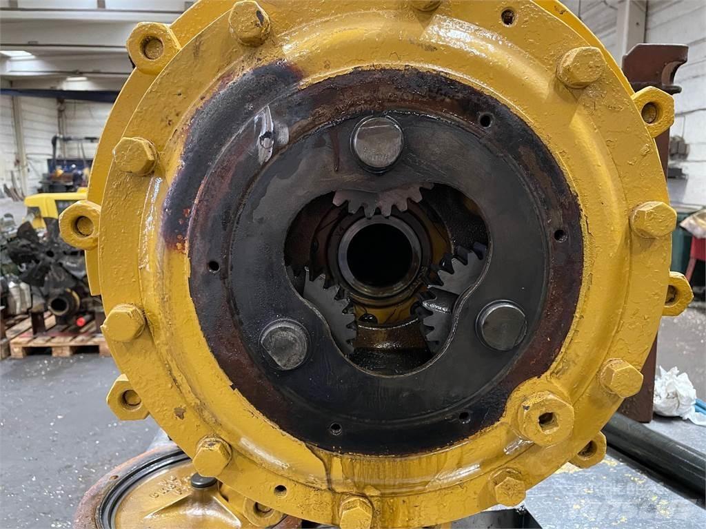 CAT 930 Front aksel Osi
