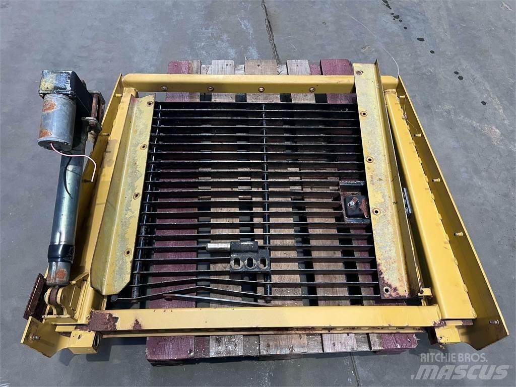 CAT 962GII Kølergrill Ostale komponente