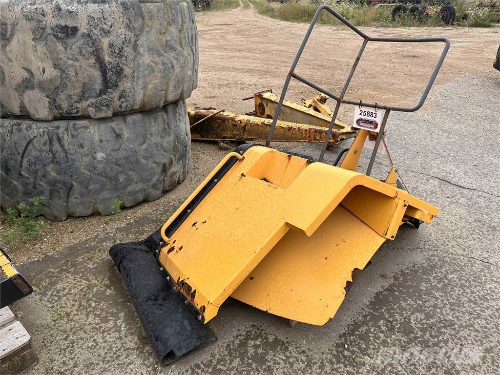Volvo L220E højre bagskærm Ostale komponente