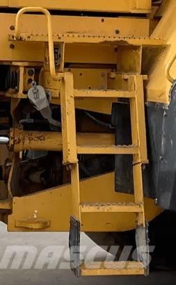 Volvo L220E trappe Ostale komponente