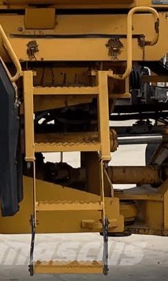 Volvo L220E trappe Ostale komponente