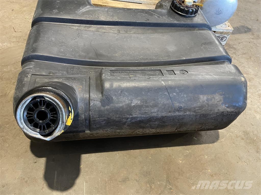 Volvo L70B dieseltank Motori