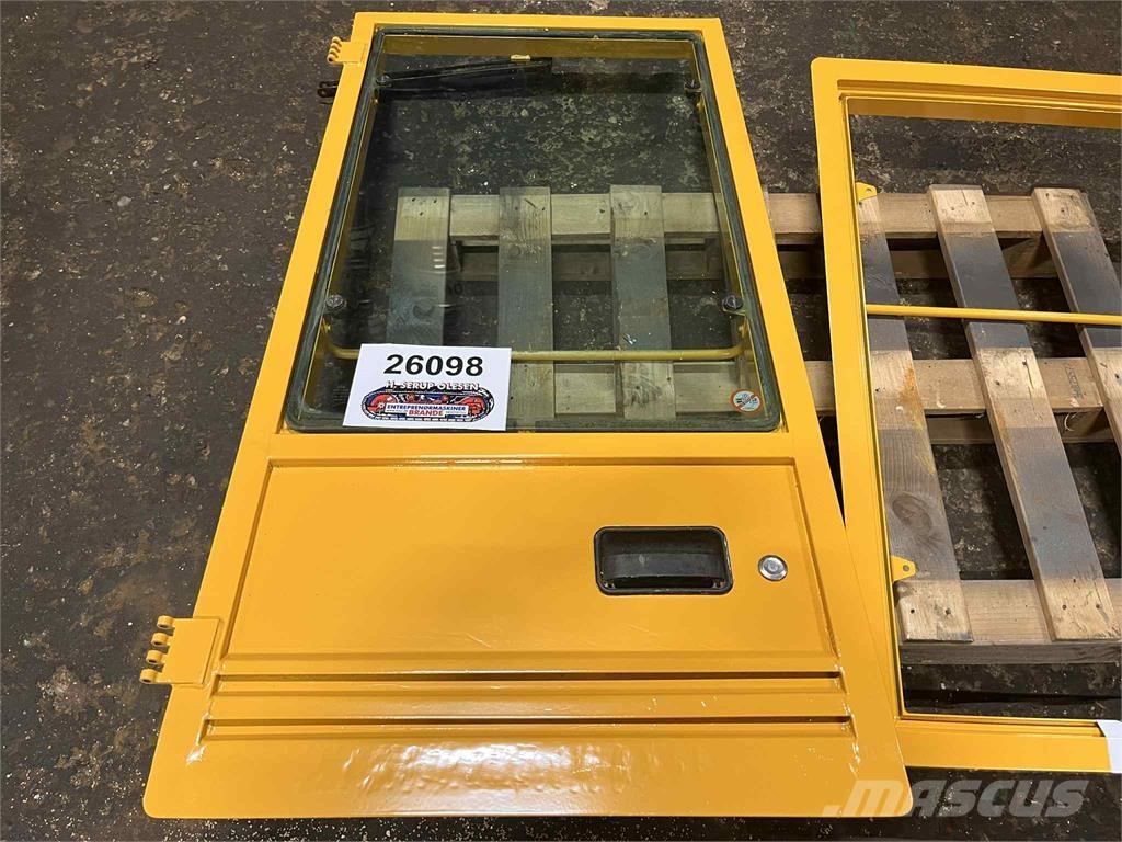 Volvo L70B dør Ostale komponente