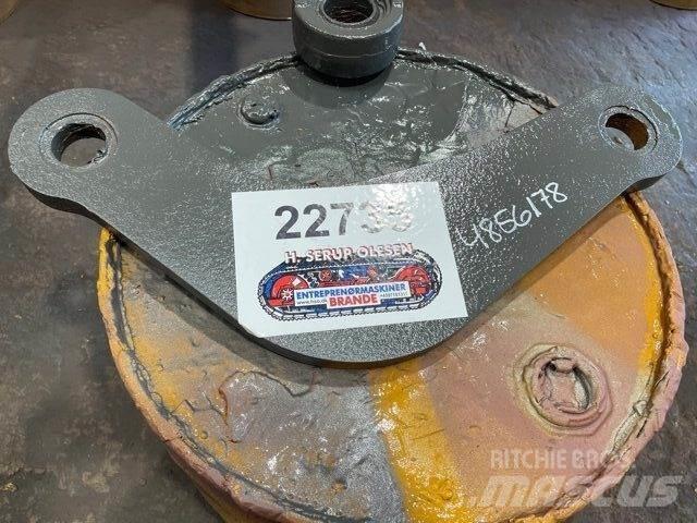 Volvo L90B Link Arm Ostale komponente
