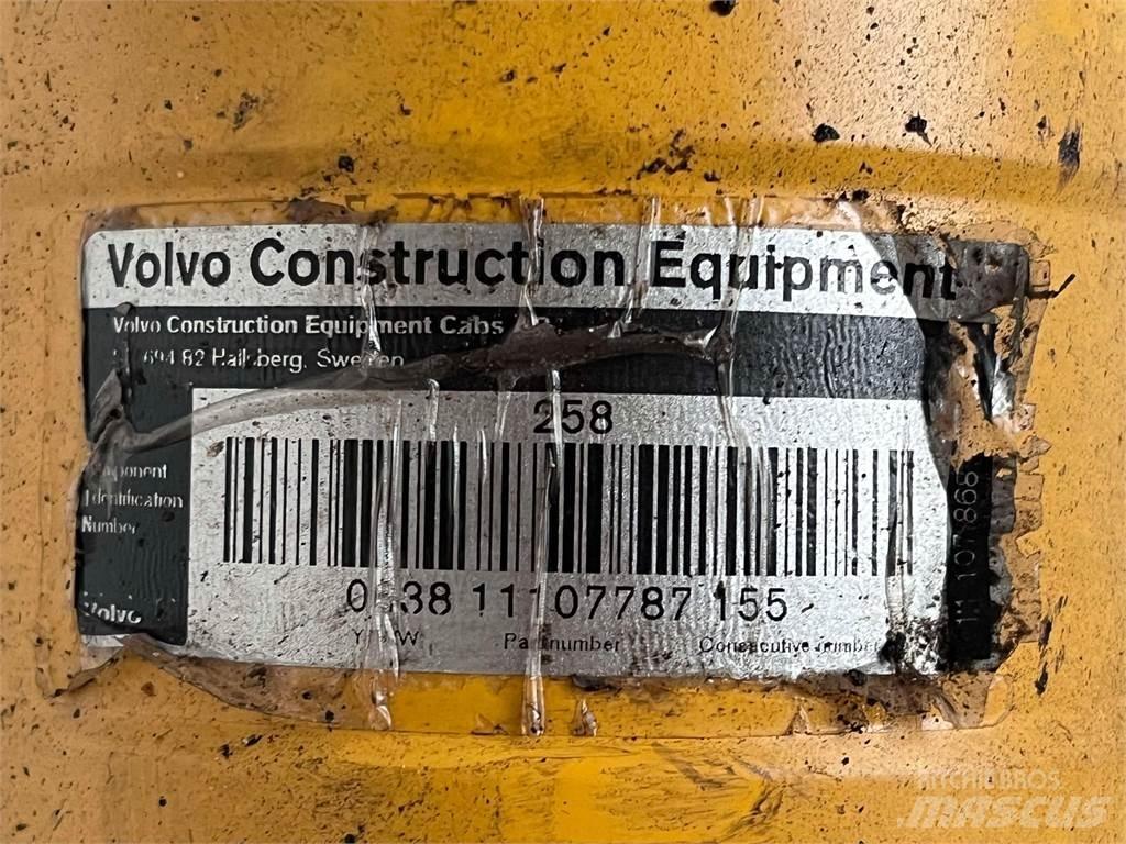 Volvo L90E styrecylinder Hidraulika