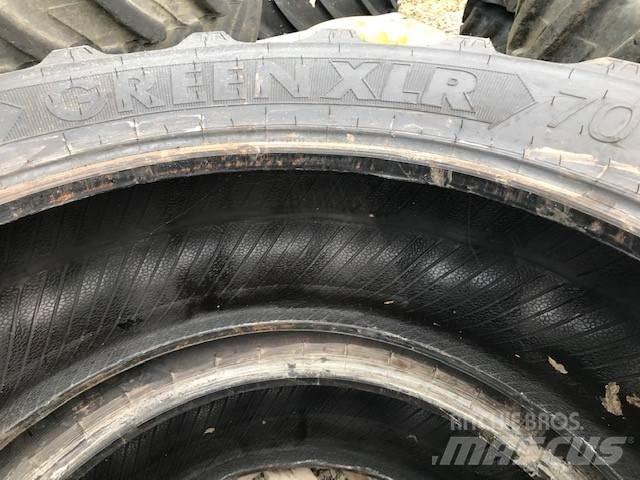  Rear Tyres Gume, kotači i naplatci