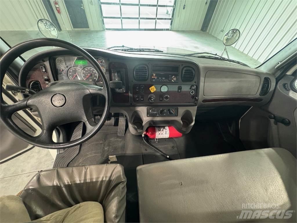 Freightliner M2 Sanduk kamioni