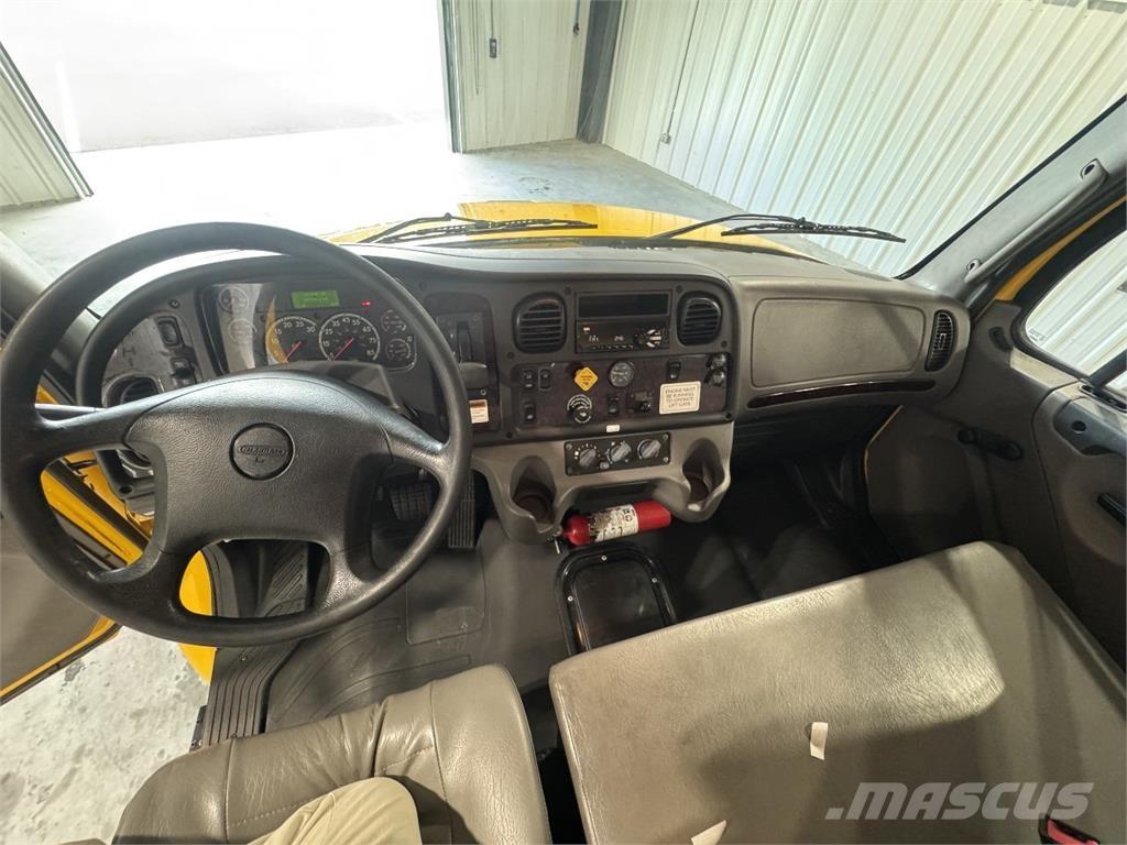 Freightliner M2 Sanduk kamioni