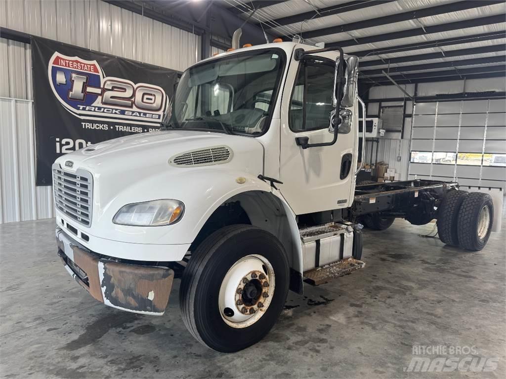 Freightliner M2 106 Kamioni-šasije