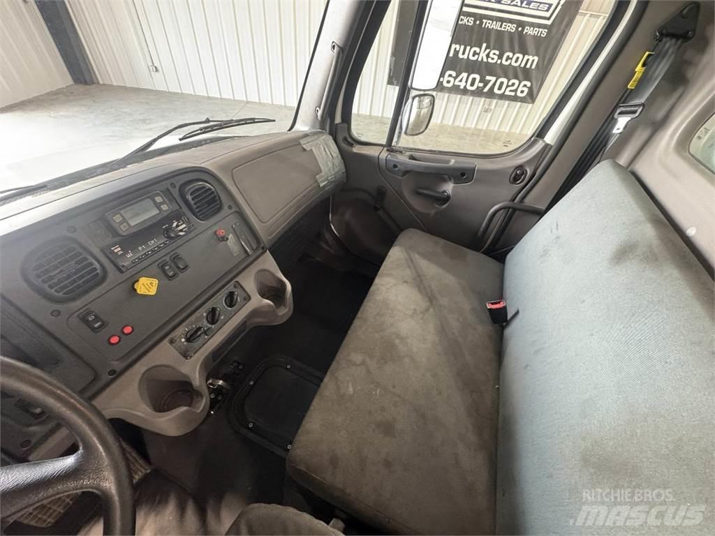 Freightliner M2106 Sanduk kamioni