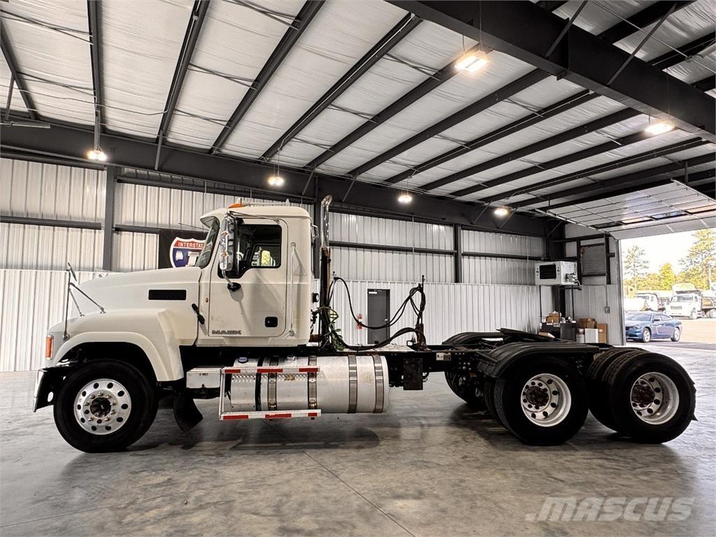 Mack CHU613 Traktorske jedinice