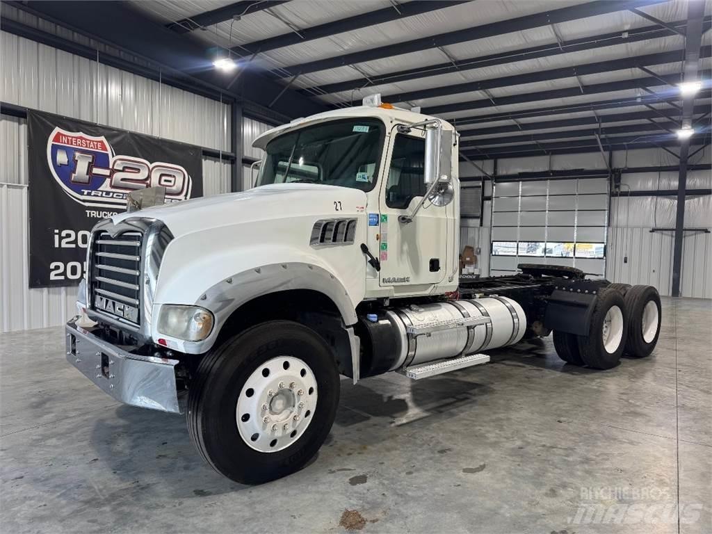 Mack GU713 Traktorske jedinice