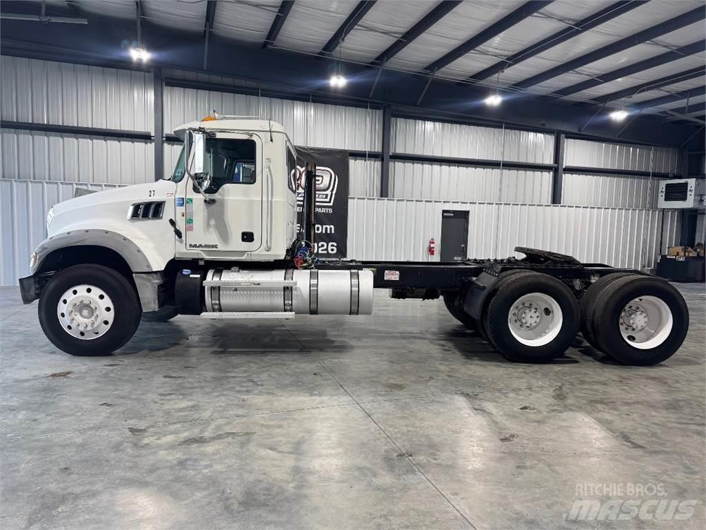 Mack GU713 Traktorske jedinice