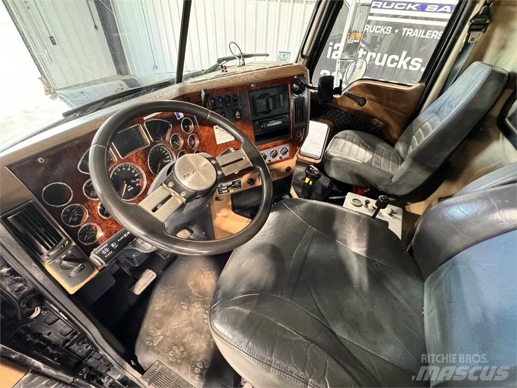 Mack GU713 Kiper kamioni