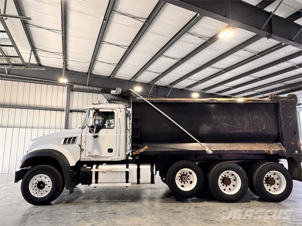 Mack GU713 Kiper kamioni