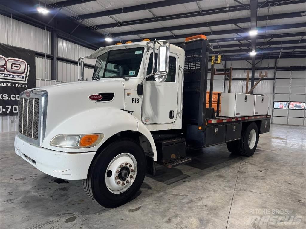 Peterbilt 330 Kamioni sa otvorenim sandukom