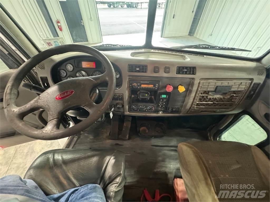 Peterbilt 330 Kamioni sa otvorenim sandukom