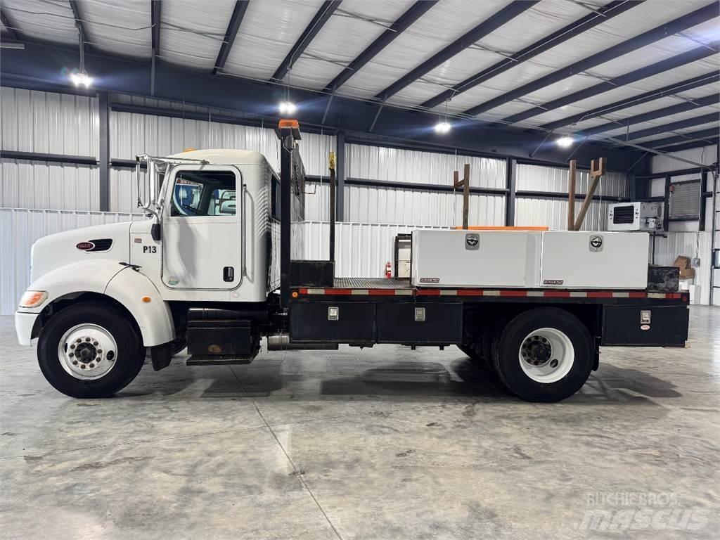 Peterbilt 330 Kamioni sa otvorenim sandukom