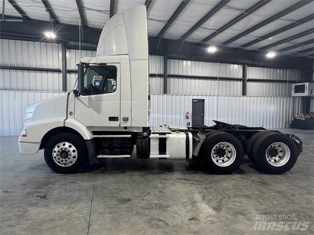 Volvo VNM64T200 Traktorske jedinice