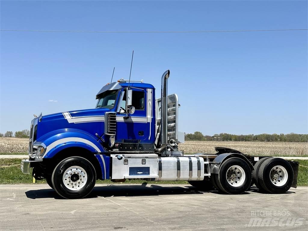 Mack Titan TD713 Traktorske jedinice