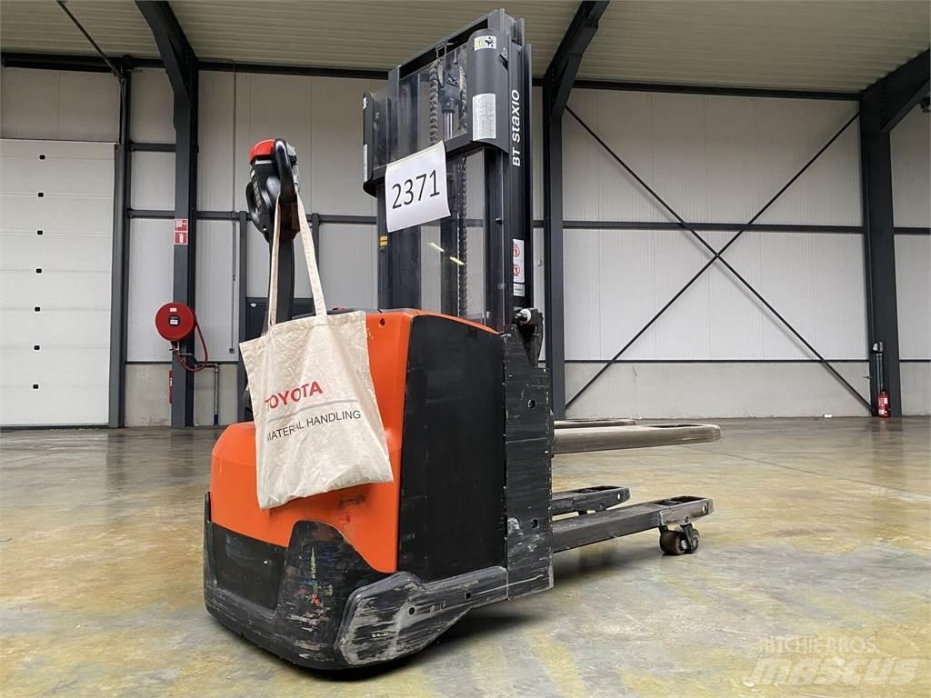 Toyota SWE200D Samopogonski ručni viličari