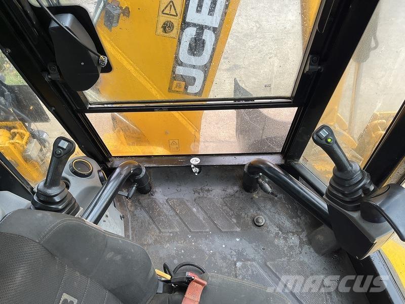 JCB 3CX Compact Bageri gusjeničari