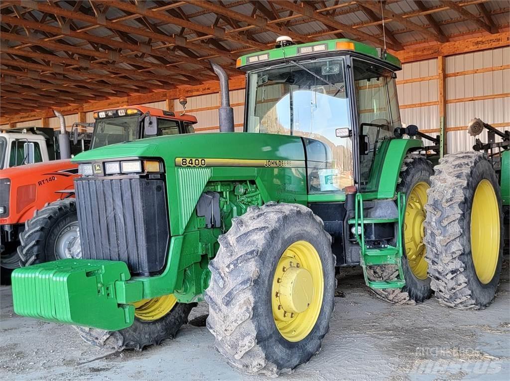 John Deere 8400 Traktori