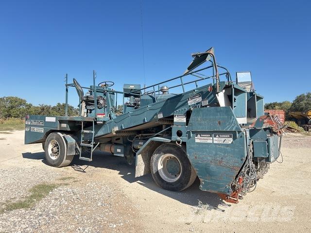  Bearcat Posipači soli i pijeska