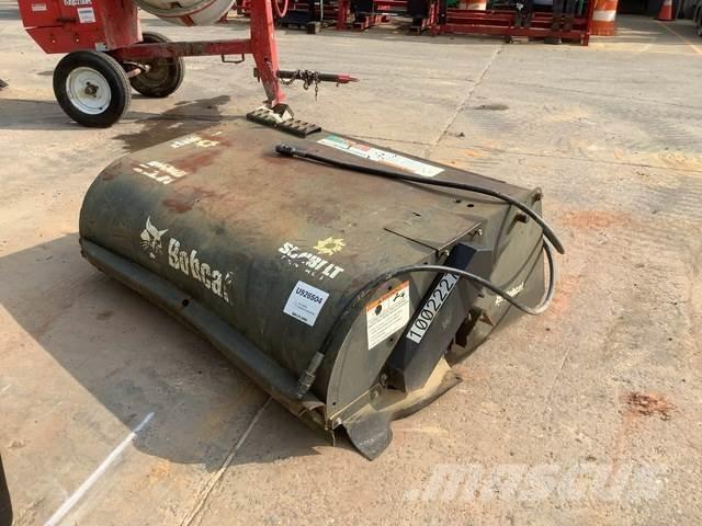 Bobcat 6707144 Strojevi za metenje
