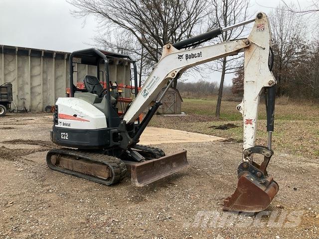 Bobcat E32 Bageri gusjeničari