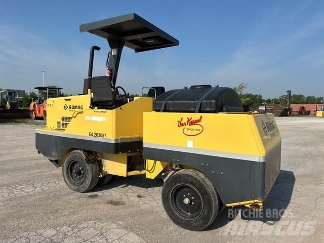Bomag BW11RH Gumeni valjci na kotačima