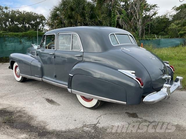 Cadillac  Automobili