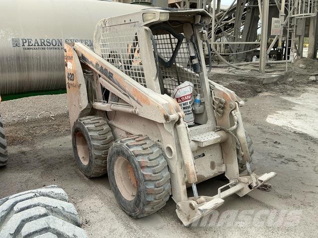 CASE 420 Skid steer mini utovarivači