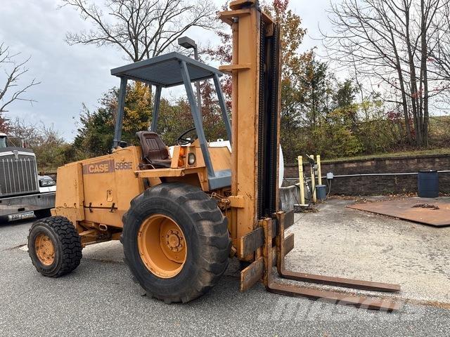 CASE 586E Terenski viličar