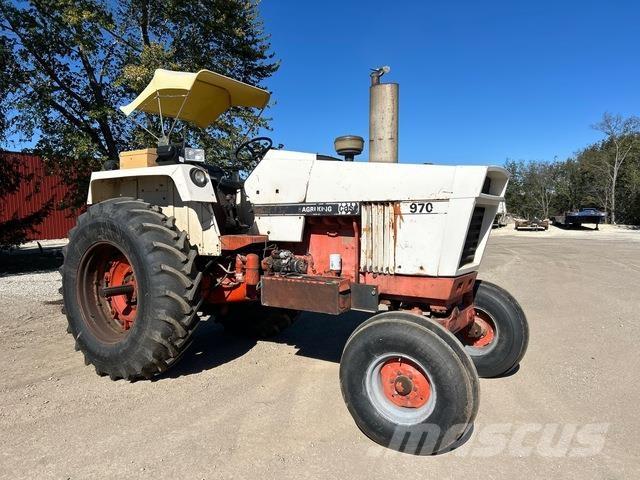CASE 970 Traktori