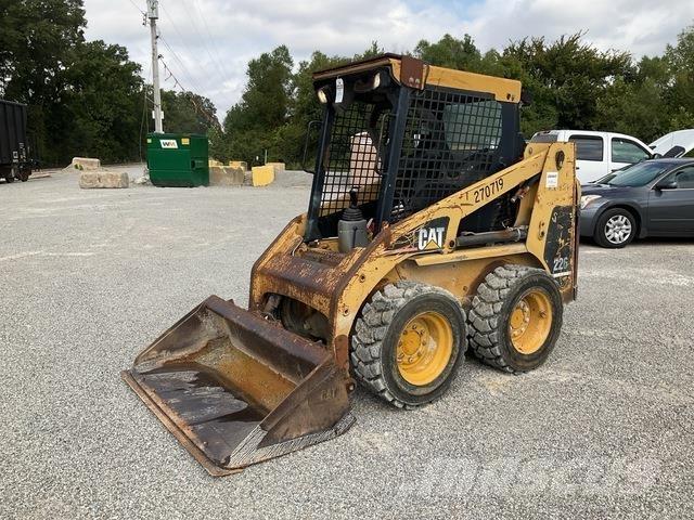 CAT 226 Skid steer mini utovarivači