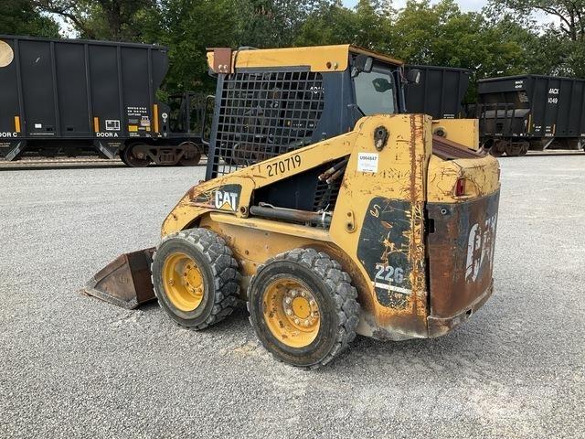 CAT 226 Skid steer mini utovarivači